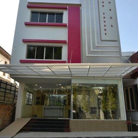 יאנגון Serene Valley Hotel מראה חיצוני תמונה