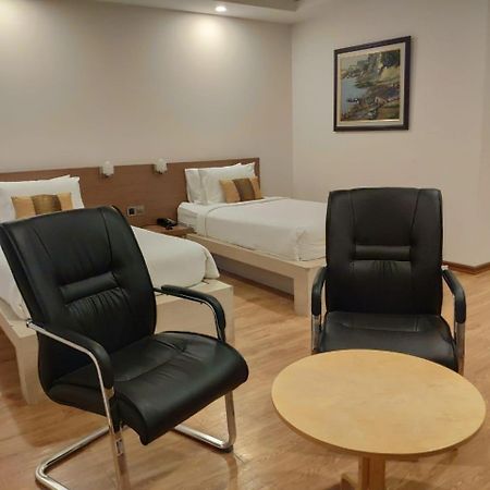 יאנגון Serene Valley Hotel מראה חיצוני תמונה