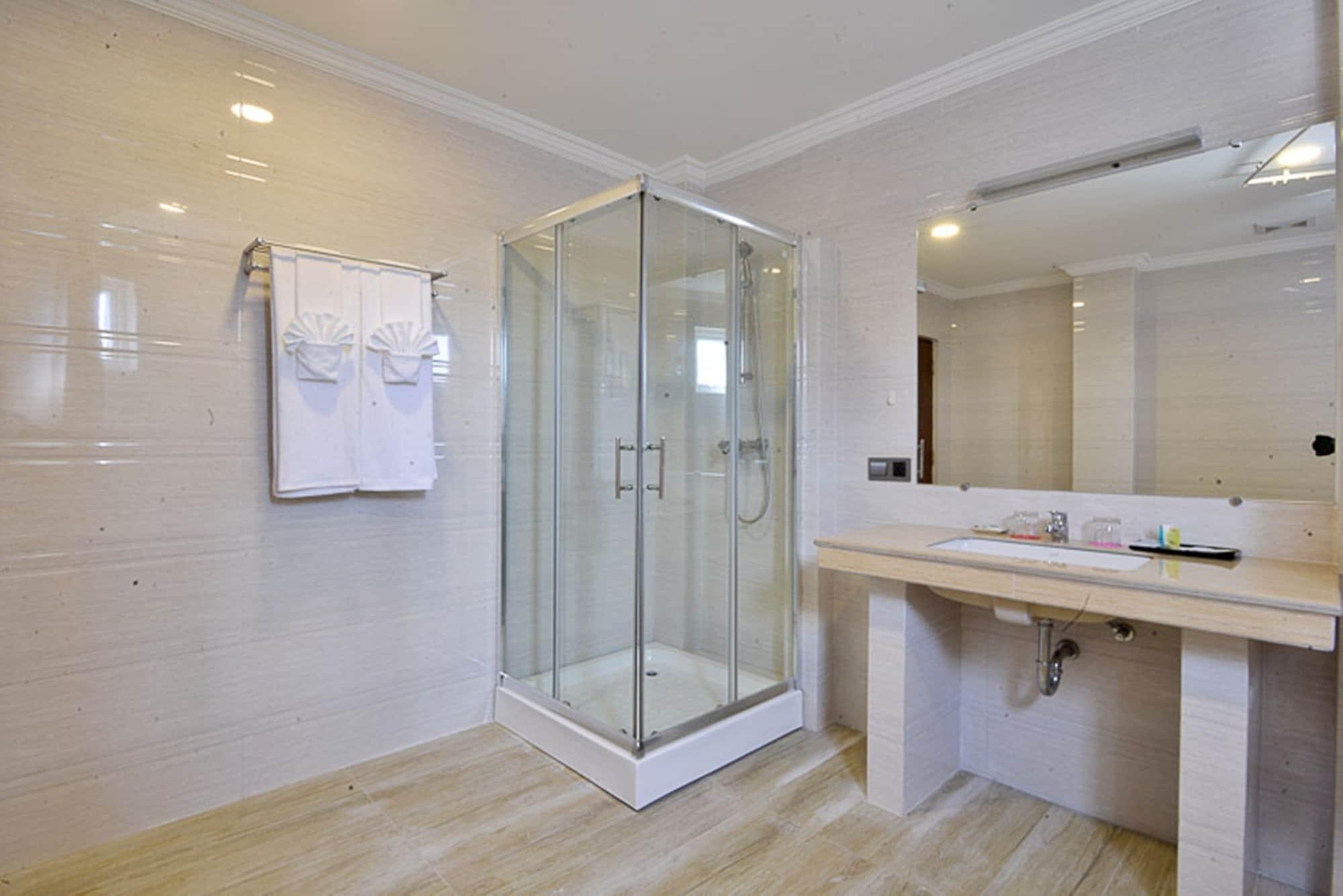 יאנגון Serene Valley Hotel מראה חיצוני תמונה