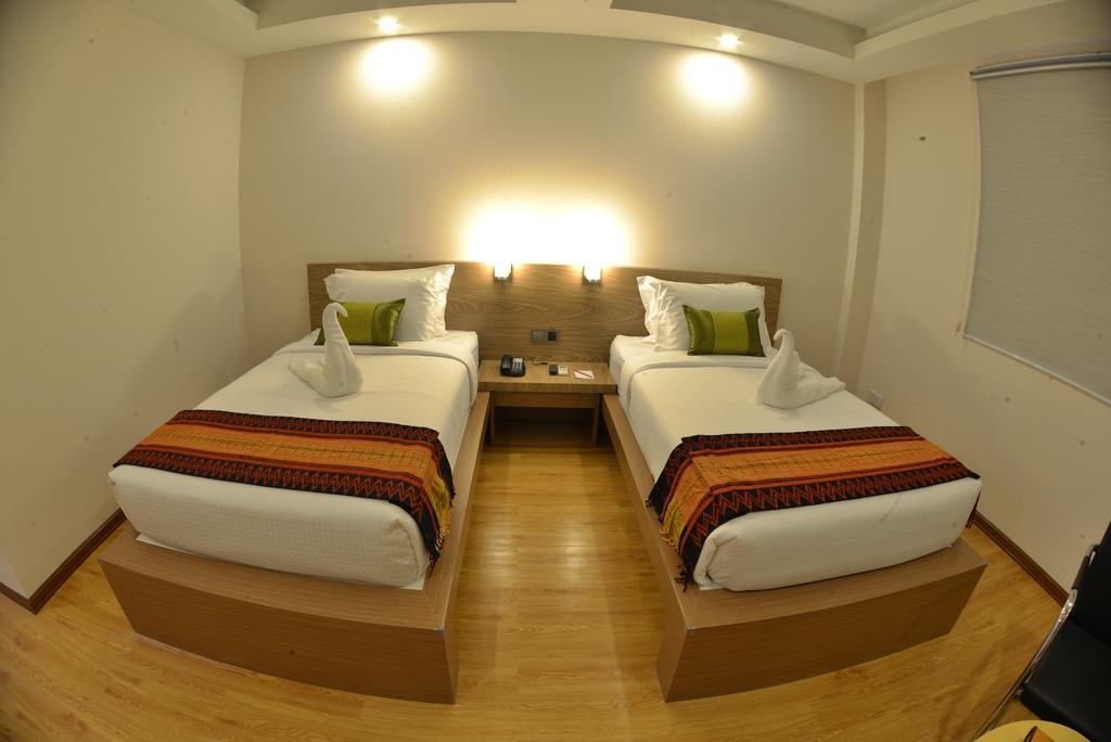 יאנגון Serene Valley Hotel מראה חיצוני תמונה