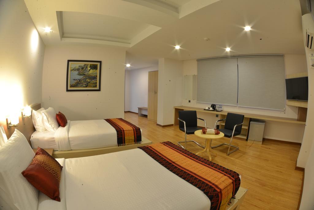 יאנגון Serene Valley Hotel מראה חיצוני תמונה