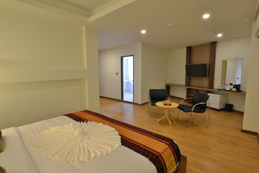 יאנגון Serene Valley Hotel מראה חיצוני תמונה