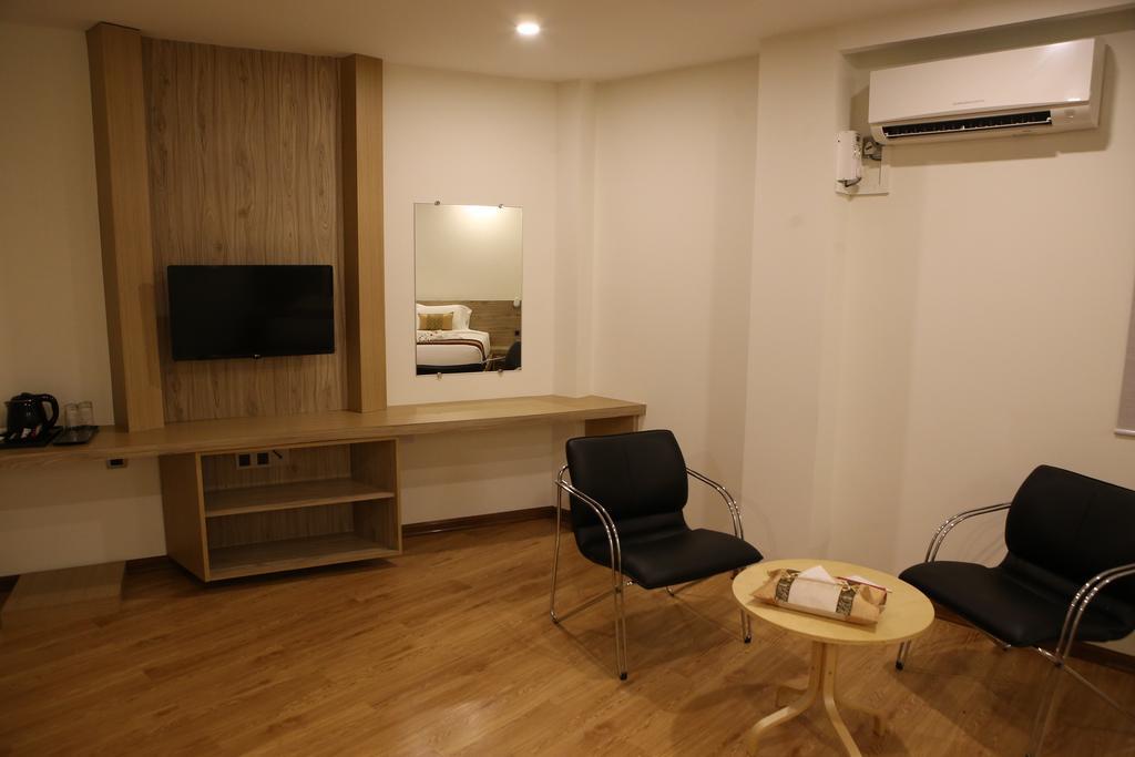 יאנגון Serene Valley Hotel מראה חיצוני תמונה
