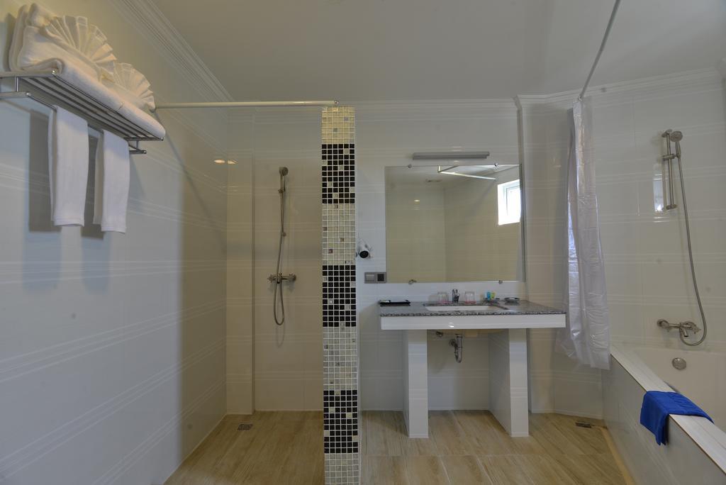 יאנגון Serene Valley Hotel מראה חיצוני תמונה