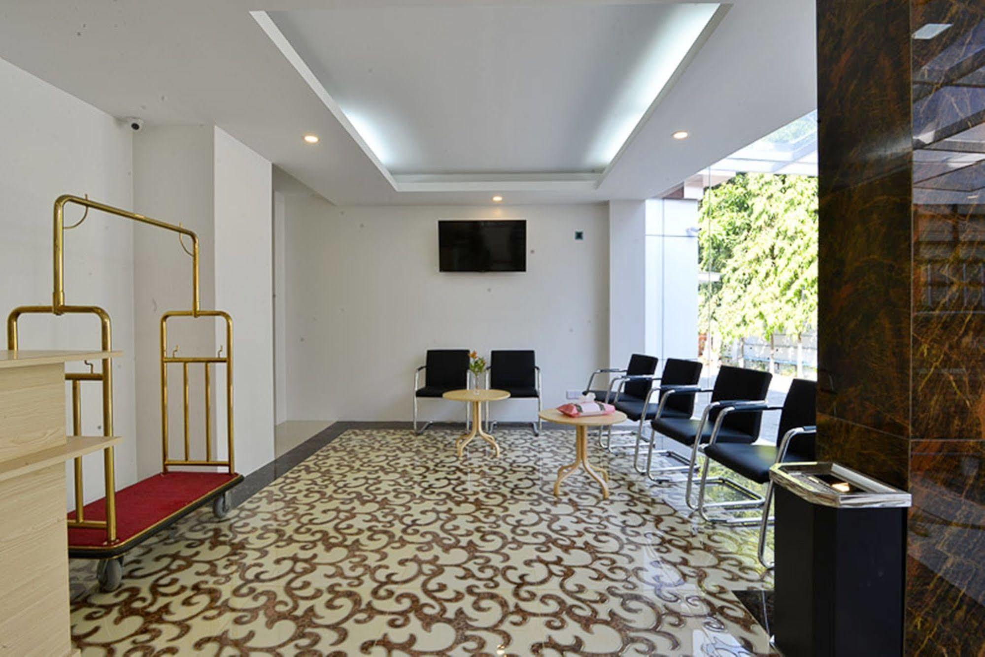 יאנגון Serene Valley Hotel מראה חיצוני תמונה