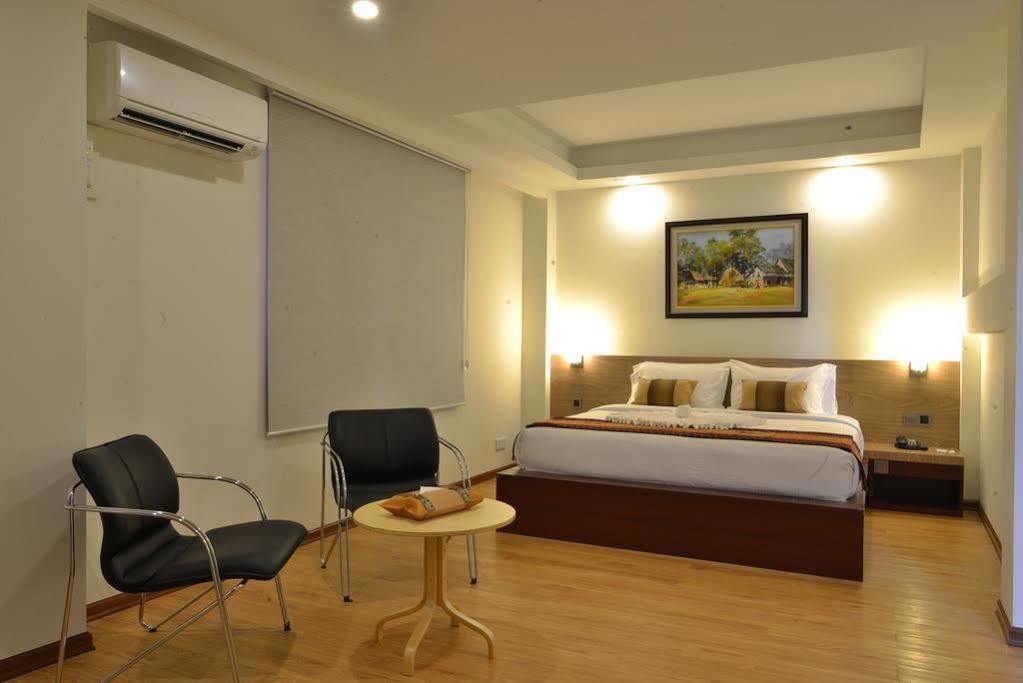 יאנגון Serene Valley Hotel מראה חיצוני תמונה