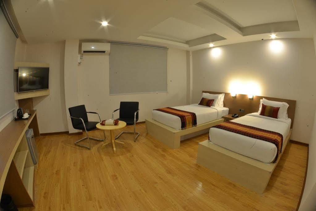 יאנגון Serene Valley Hotel מראה חיצוני תמונה